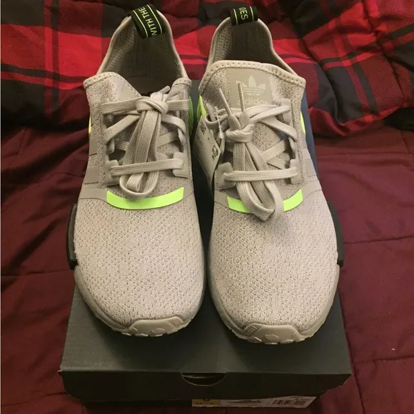 NIB Adidas NMD_R1 Signal Green Men's Athletic Shoes EH0044 Size 9