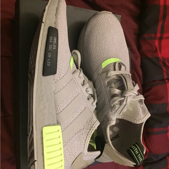 NIB Adidas NMD_R1 Signal Green Men's Athletic Shoes EH0044 Size 9