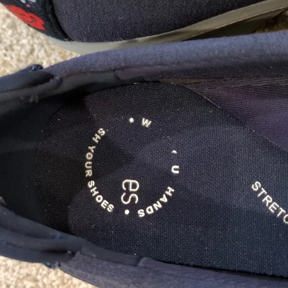 NIB Bzees Navy Gracie Floral Slip-On Shoes Women's size 8.5