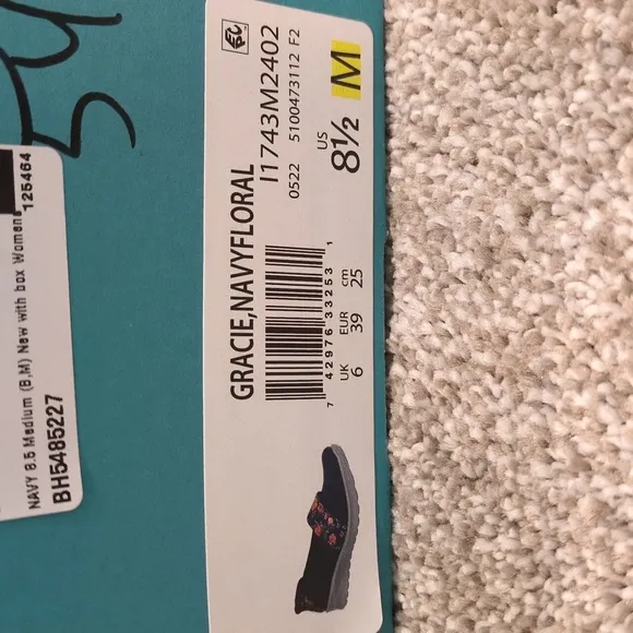NIB Bzees Navy Gracie Floral Slip-On Shoes Women's size 8.5