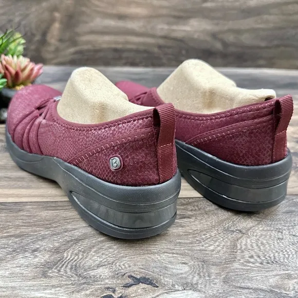 NIB Bzees Rosie 7.5M Comfort Slip On Shoes Flats Loafers Wine
