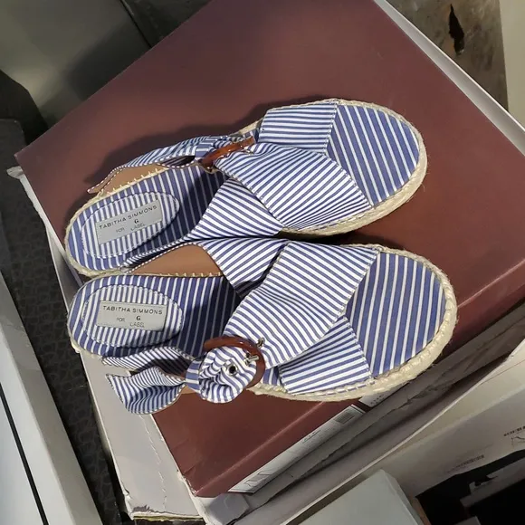 NIB Tabitha Simmons Richie sandals