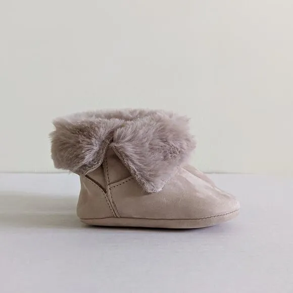 NIB Zara Mini Leather Boots Sz2.5/3 Beige Off White Fur Hook &amp; Loop Booties