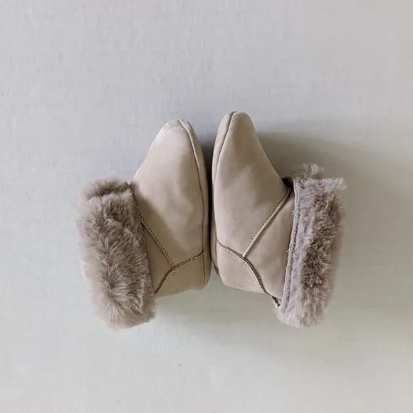 NIB Zara Mini Leather Boots Sz2.5/3 Beige Off White Fur Hook &amp; Loop Booties