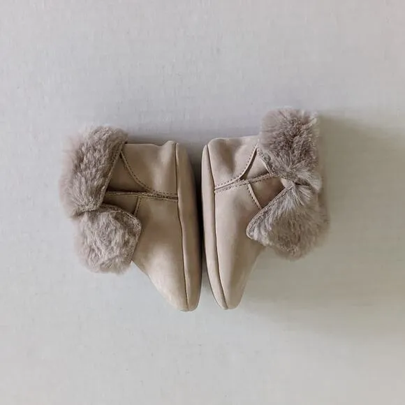 NIB Zara Mini Leather Boots Sz2.5/3 Beige Off White Fur Hook &amp; Loop Booties