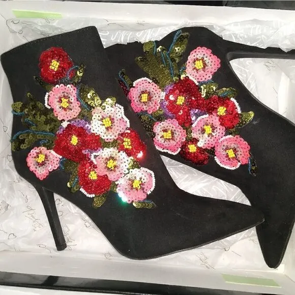 NIB 7.5 embellished black boots with sequins