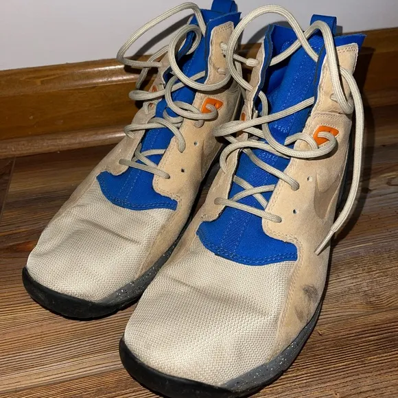 Nike Air Huarache Hiking Shoes Men’s Size 9 Tan/Blue/Orange