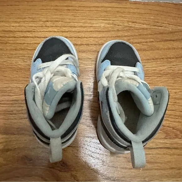 Nike Air Jordan 1 Mid Kids Size 6C Blue Athletic Shoes Sneakers