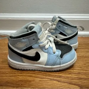 Nike Air Jordan 1 Mid Kids Size 6C Blue Athletic Shoes Sneakers