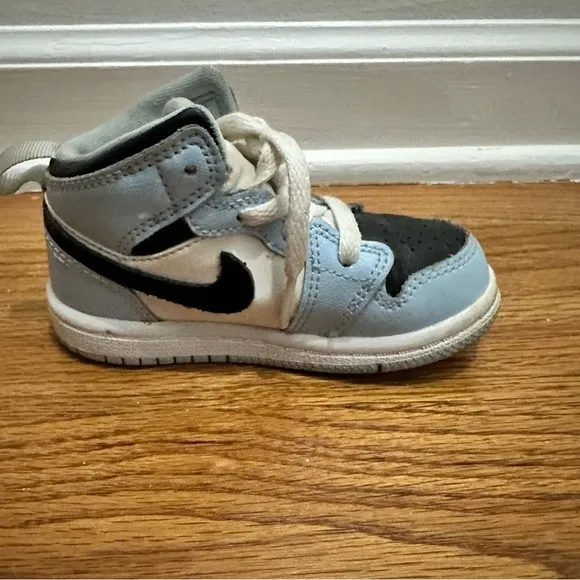 Nike Air Jordan 1 Mid Kids Size 6C Blue Athletic Shoes Sneakers