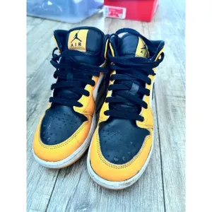 Nike Air Jordan 1 Mid Taxi Boys Yellow Black Athletic Sneaker Shoes Size 5.5Y
