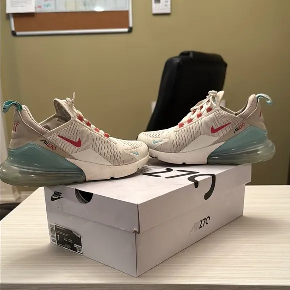 Nike Air Max 270 White and Red Athletic Shoes