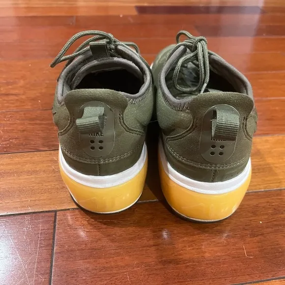 Nike Air Max Dia Trainer Medium Olive Green Color-Size 8