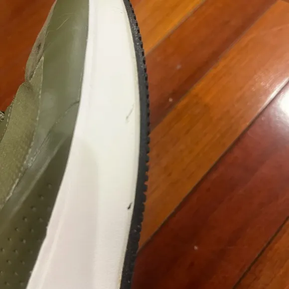 Nike Air Max Dia Trainer Medium Olive Green Color-Size 8