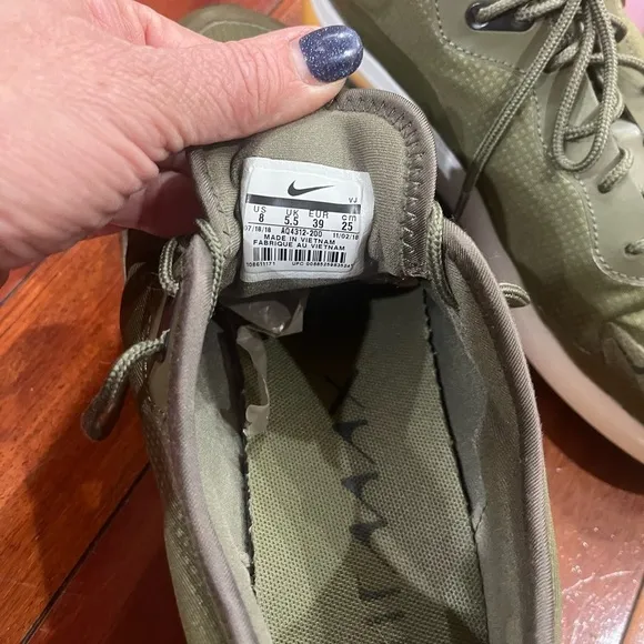 Nike Air Max Dia Trainer Medium Olive Green Color-Size 8