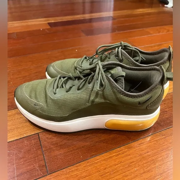 Nike Air Max Dia Trainer Medium Olive Green Color-Size 8