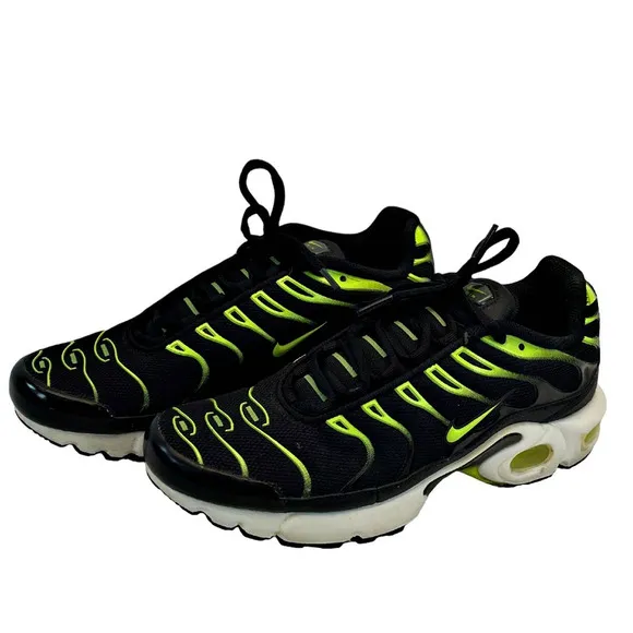 Nike Air Max Plus GS Size 7Y 655020-086 Black Volt Green Neon Shoes Womens 8.5