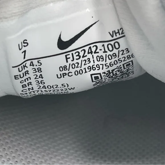 Nike Air Max SC White Black Red Athletic Shoes FJ3242-100 Women's Size 7.5