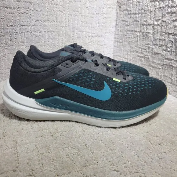Nike Air Winflo 10 Men's Size 10 US Black Blue Running Shoes Athletic DV4022-008