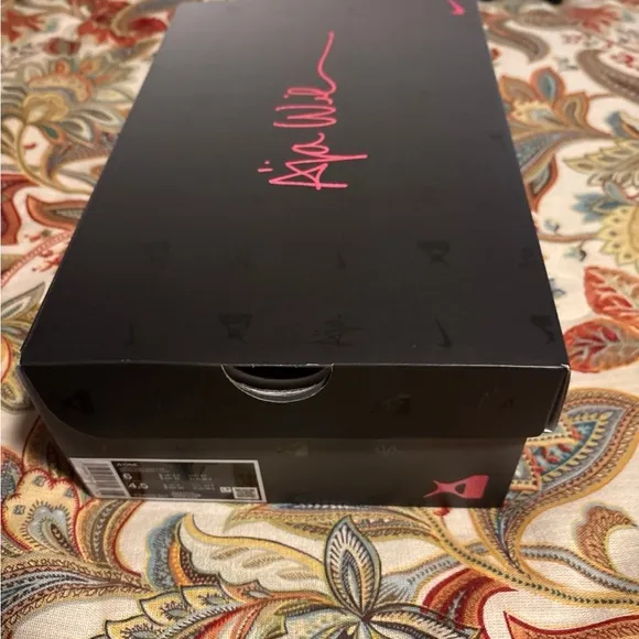 Nike A’ja One Pink Aura Athletic Shoes Size 6 NIB