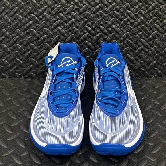 Nike Athletic Basketball Shoes Blue White Mens Size 5.5 Womens Size 7‎