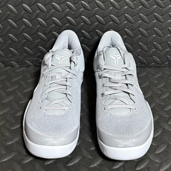 Nike Athletic Basketball‎ Shoes Gray Mens Size 7 Womens Size 8.5