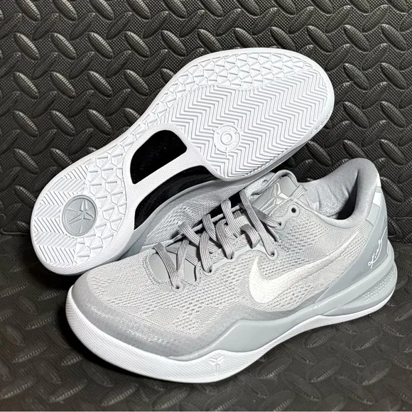 Nike Athletic Basketball‎ Shoes Gray Mens Size 7 Womens Size 8.5