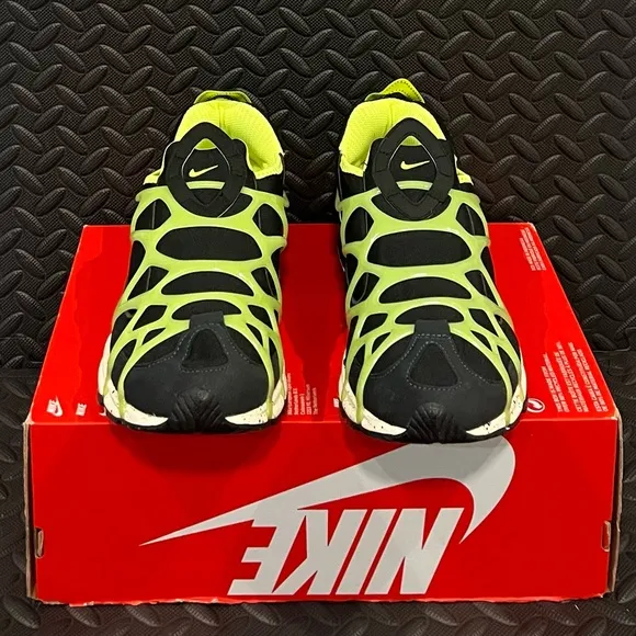 Nike Athletic Running Shoes‎ Black Green Size 11.5