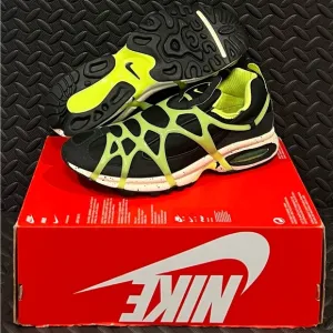 Nike Athletic Running Shoes‎ Black Green Size 11.5