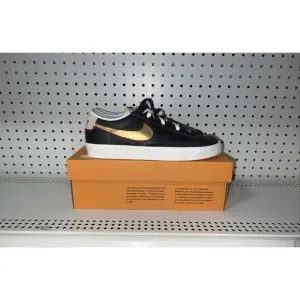 Nike Blazer Low '77 Premium Mens Leather Athletic Shoes Size 8.5 Multi Color
