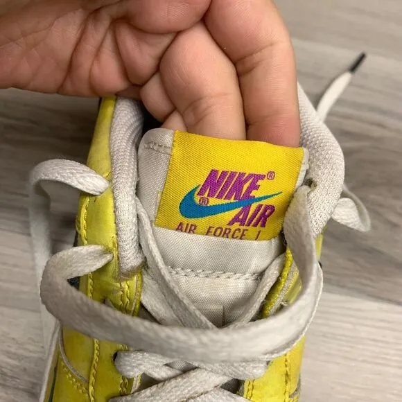 Nike Boys Air Force 1 Low Peace DC7299-700 Yellow Casual Shoes Sneakers Size 5 Y