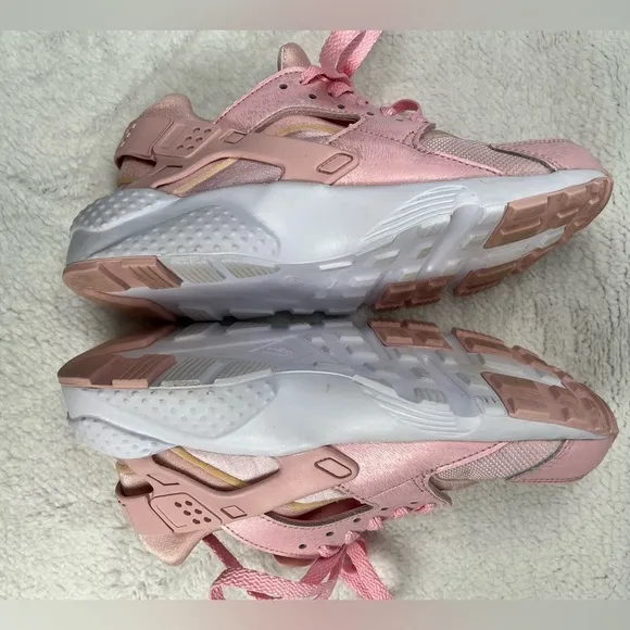 Nike Girls Huarache Run SE Shoes-Size: 5Y-Color: Pink/White-Preowned, Good Cond