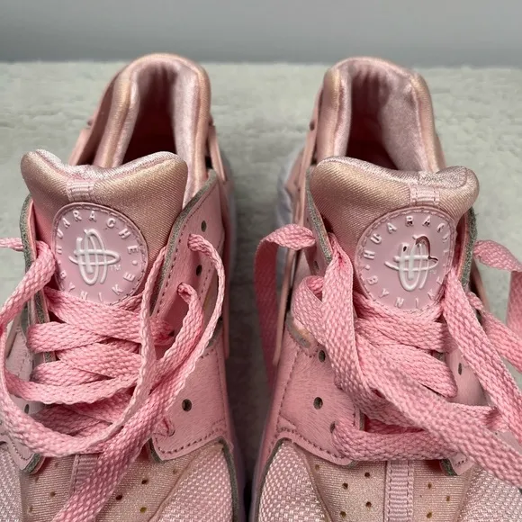 Nike Girls Huarache Run SE Shoes-Size: 5Y-Color: Pink/White-Preowned, Good Cond