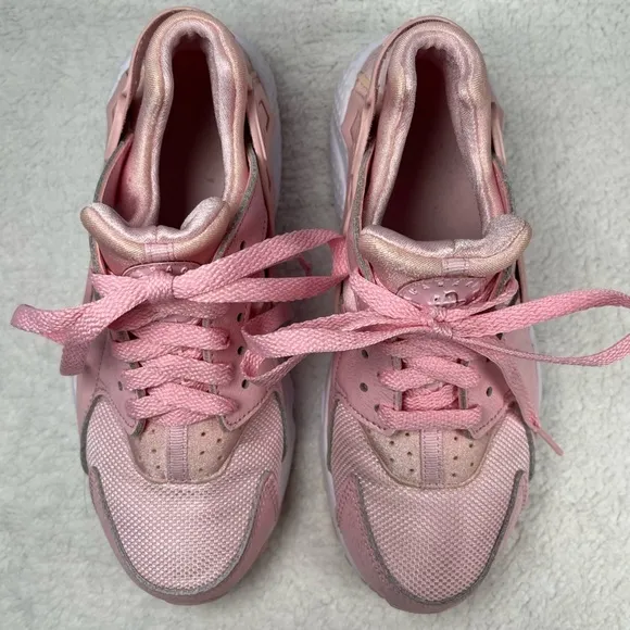 Nike Girls Huarache Run SE Shoes-Size: 5Y-Color: Pink/White-Preowned, Good Cond