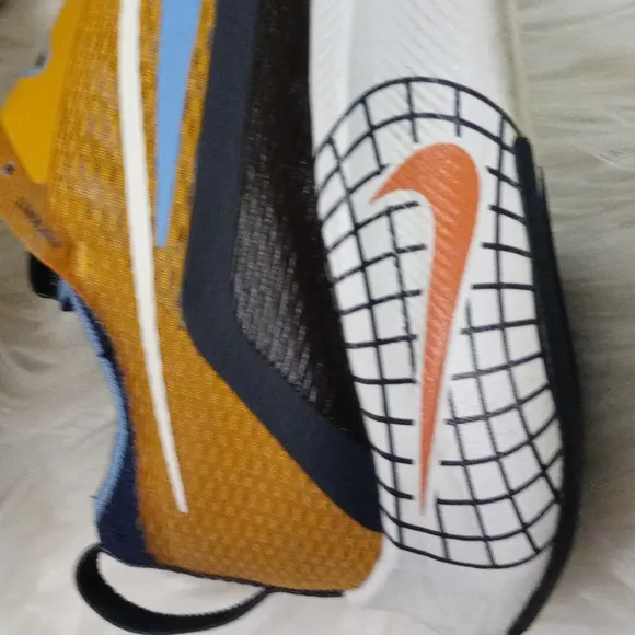 NIKE INTERNATIONAL ZOOM FLY 4 FLYKNIT ATHLETIC SHOES