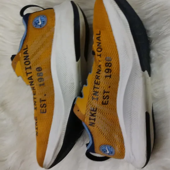 NIKE INTERNATIONAL ZOOM FLY 4 FLYKNIT ATHLETIC SHOES