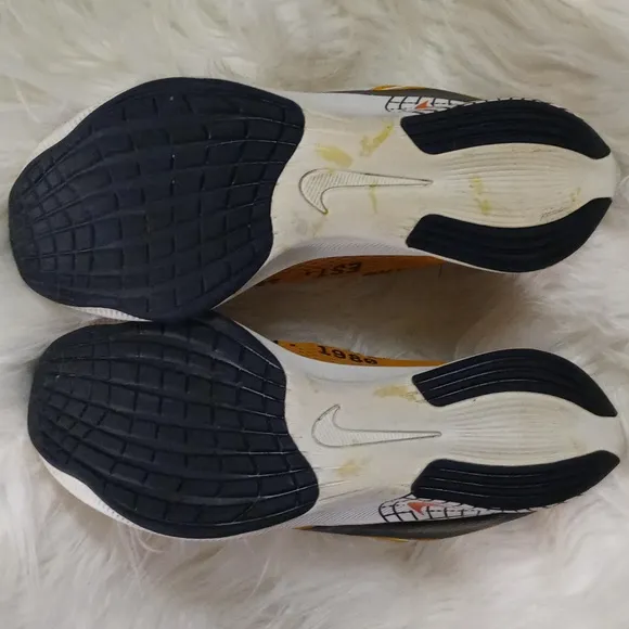 NIKE INTERNATIONAL ZOOM FLY 4 FLYKNIT ATHLETIC SHOES