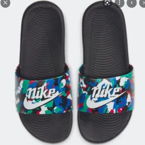 NIKE Kawa Melted Crayon Slides Sandals Kids Multi Color