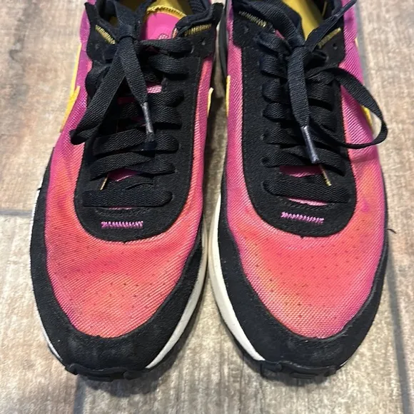 Nike Kids Fuchsia Waffle One‎ Athletic Shoes