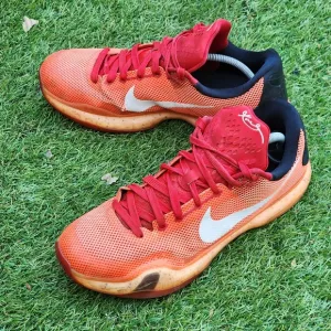 NIKE KOBE 10 - Mens Sneakers - SIZE 10.5 ** See Pictures **