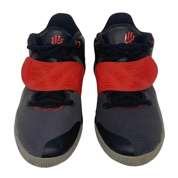 Nike Kyrie Flytrap III GS Basketball Athletic Shoe Black Red BQ5620-011 Sz 5.5Y