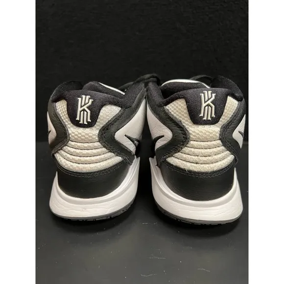Nike Kyrie Infiniti‎ Size 8.5