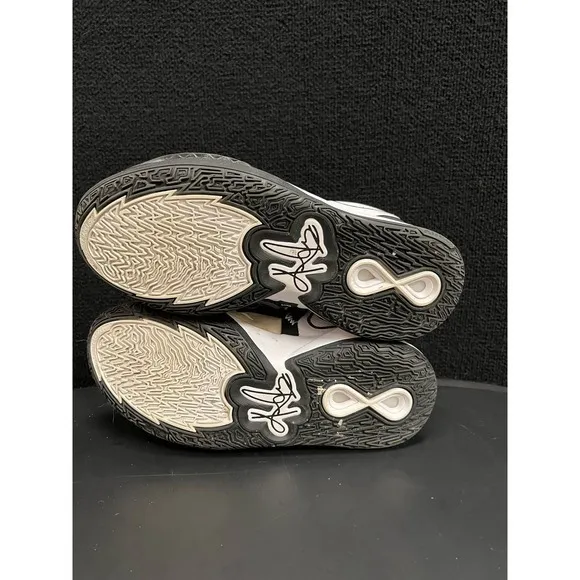 Nike Kyrie Infiniti‎ Size 8.5