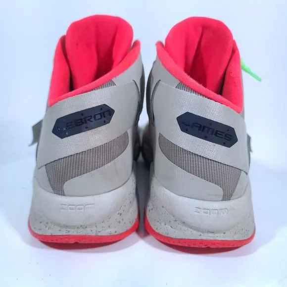 Nike LeBron Soldier 6 Bamboo Crimson Basketball Shoes Athletic Sneakers Sz 8.5