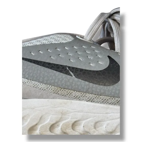 Nike Legend React Mens Athletic Shoes AA1625-003 Low Top Grey Men’s Size 13