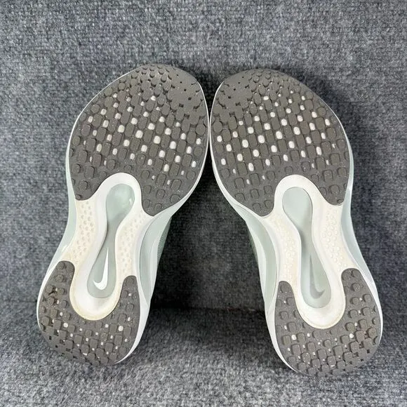 Nike Reina EasyOn Shoes Womens 9.5 Green Jade Slip On Athletic Sneakers