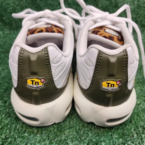 Nike Size 6.5Y Womens 8 Air Max Plus GS ‘Leopard’ DX9283-100 Athletic Shoes