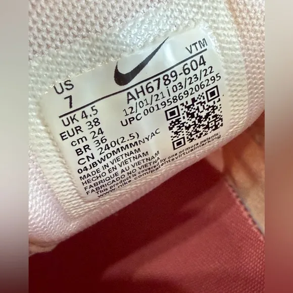 Nike Women's Air Max 270 Casual Sneakers Light Pink, Pink Ox, Black Size 7 LNC