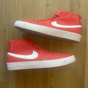 Nike SB Blazer Court Mid SB Lobster Men’s Size 11 New