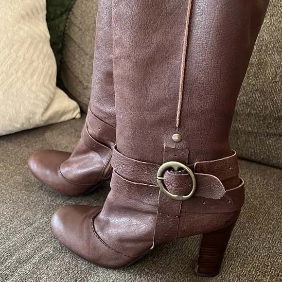NINE WEST Brown Buckle Tall Brown Boot Size 9.5